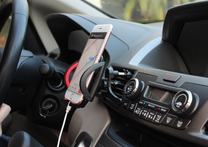 phone-holder-for-car-smartphone